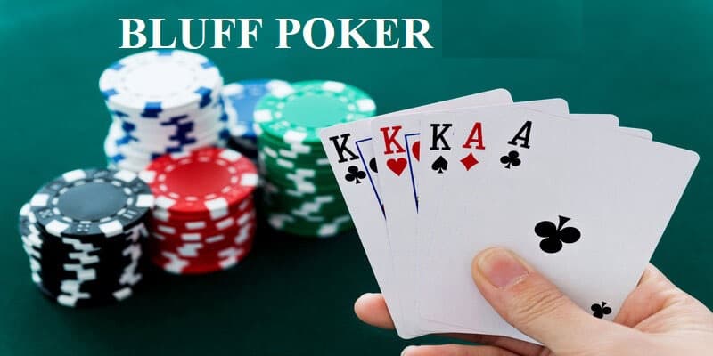 Bluff thông minh khi đánh bài Poker